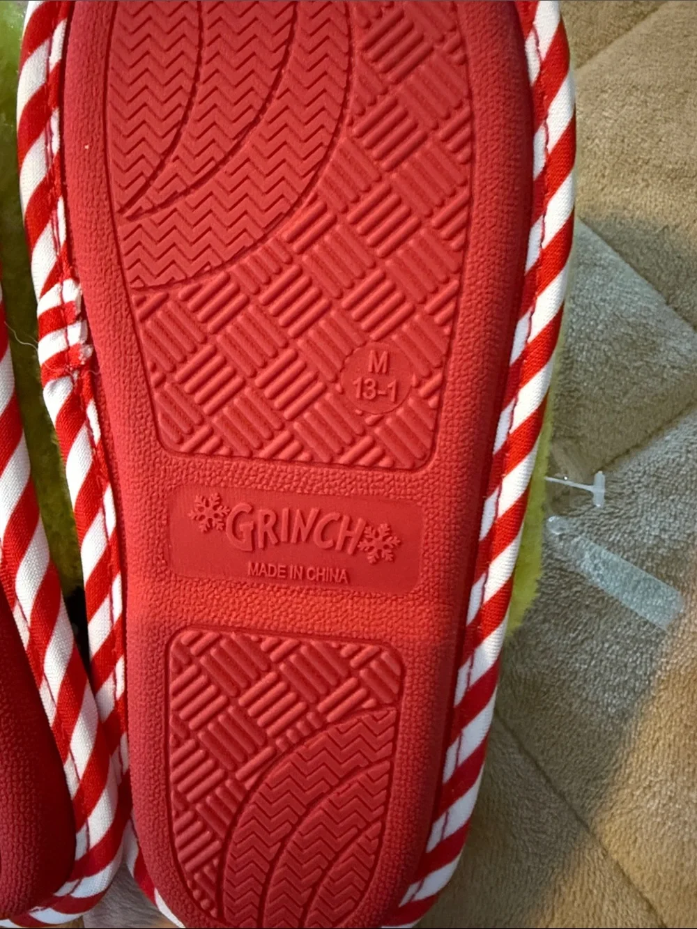 Kids Grinch Slippers, NWOT